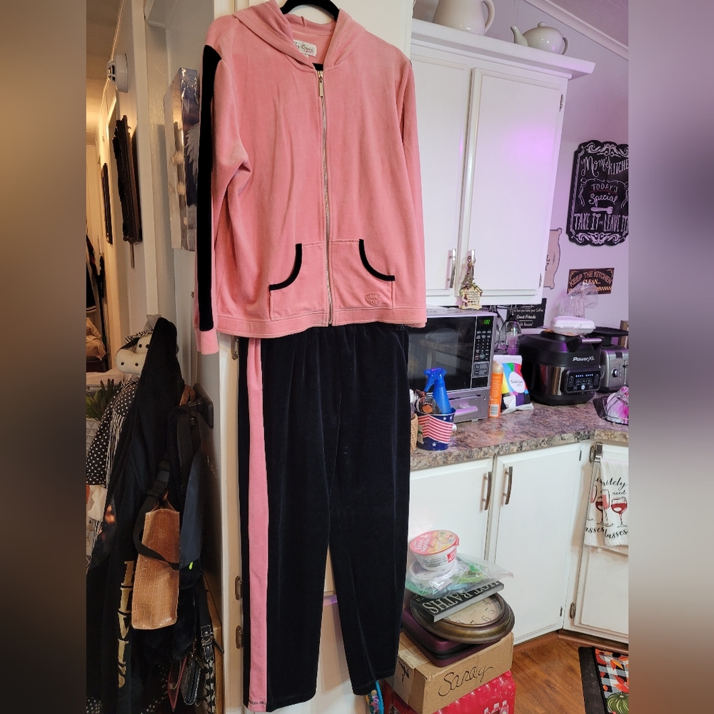 Oleg cassini track suit